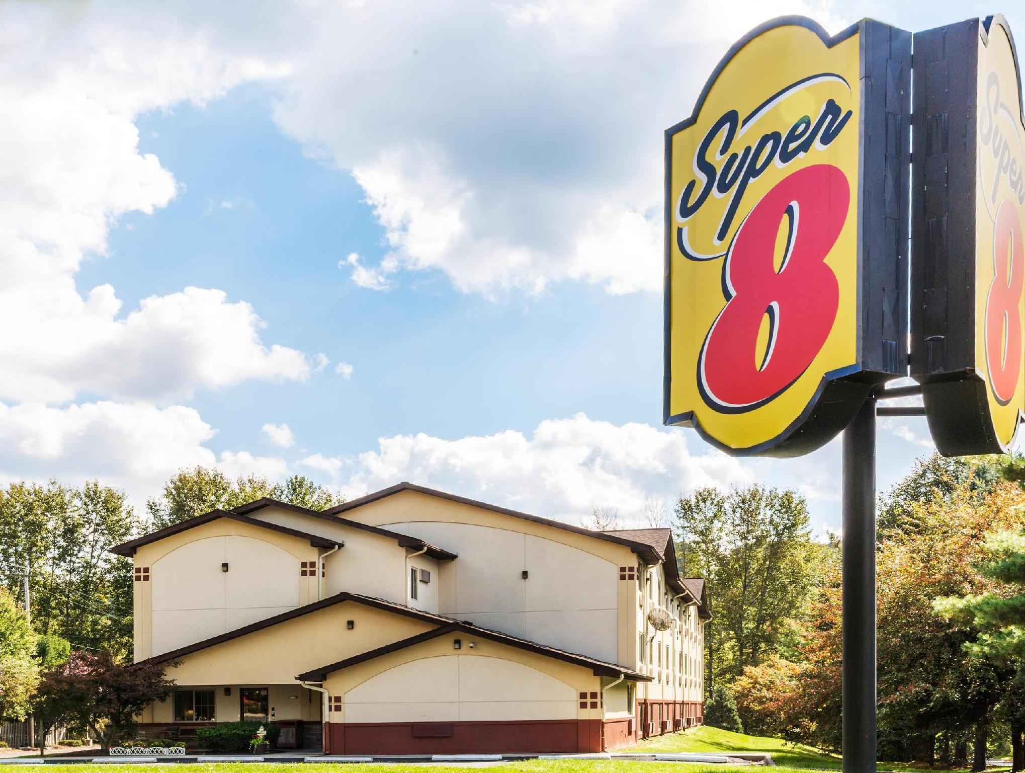 Super 8 By Wyndham East Stroudsburg - Poconos Hotell Eksteriør bilde