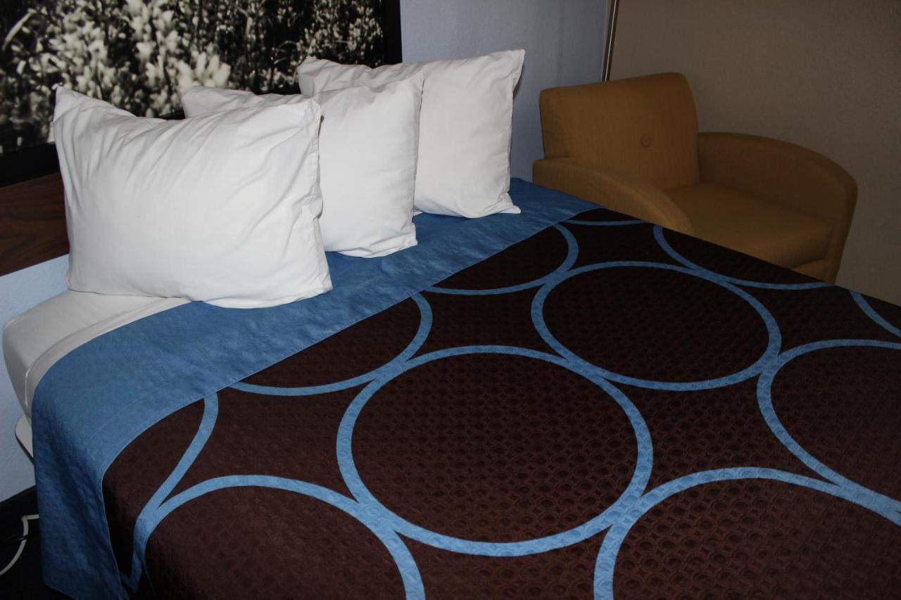 Super 8 By Wyndham East Stroudsburg - Poconos Hotell Eksteriør bilde