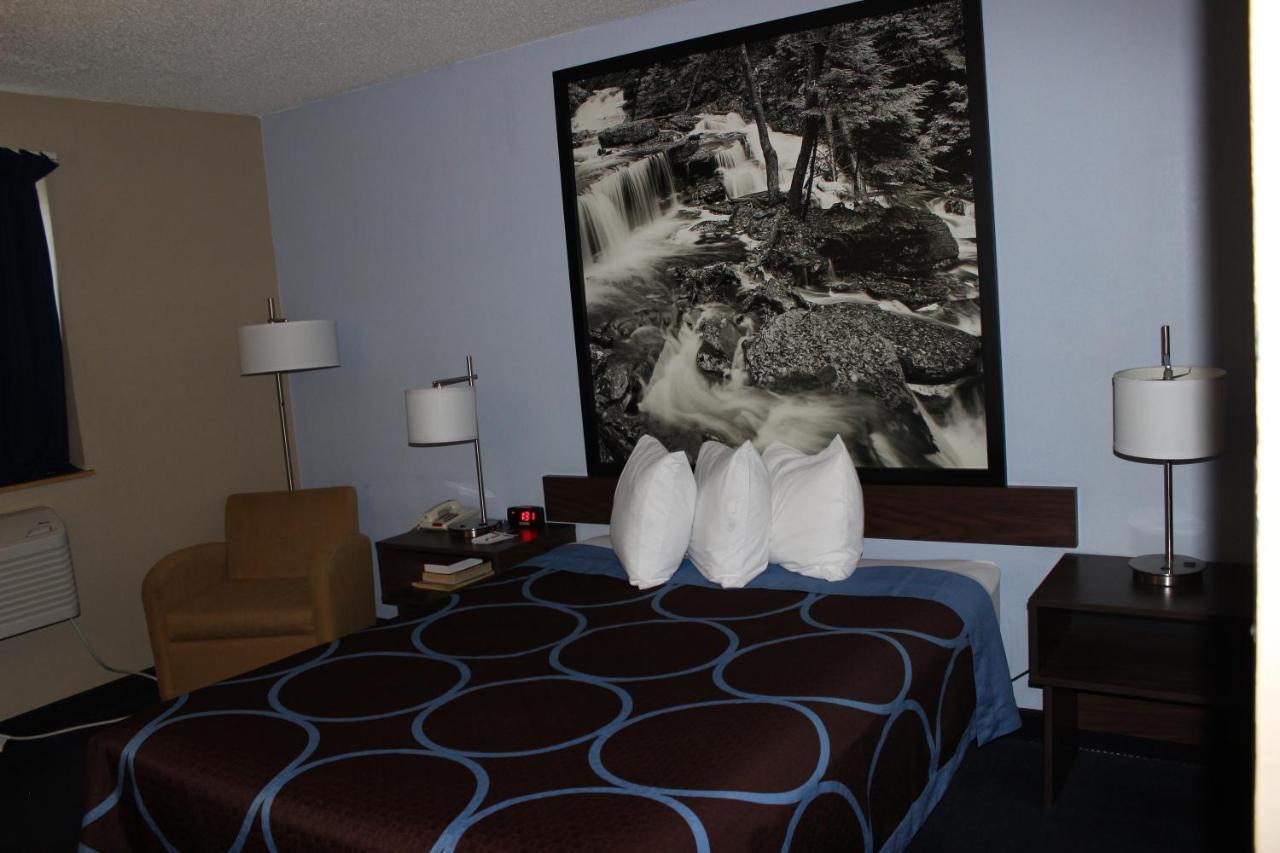 Super 8 By Wyndham East Stroudsburg - Poconos Hotell Eksteriør bilde